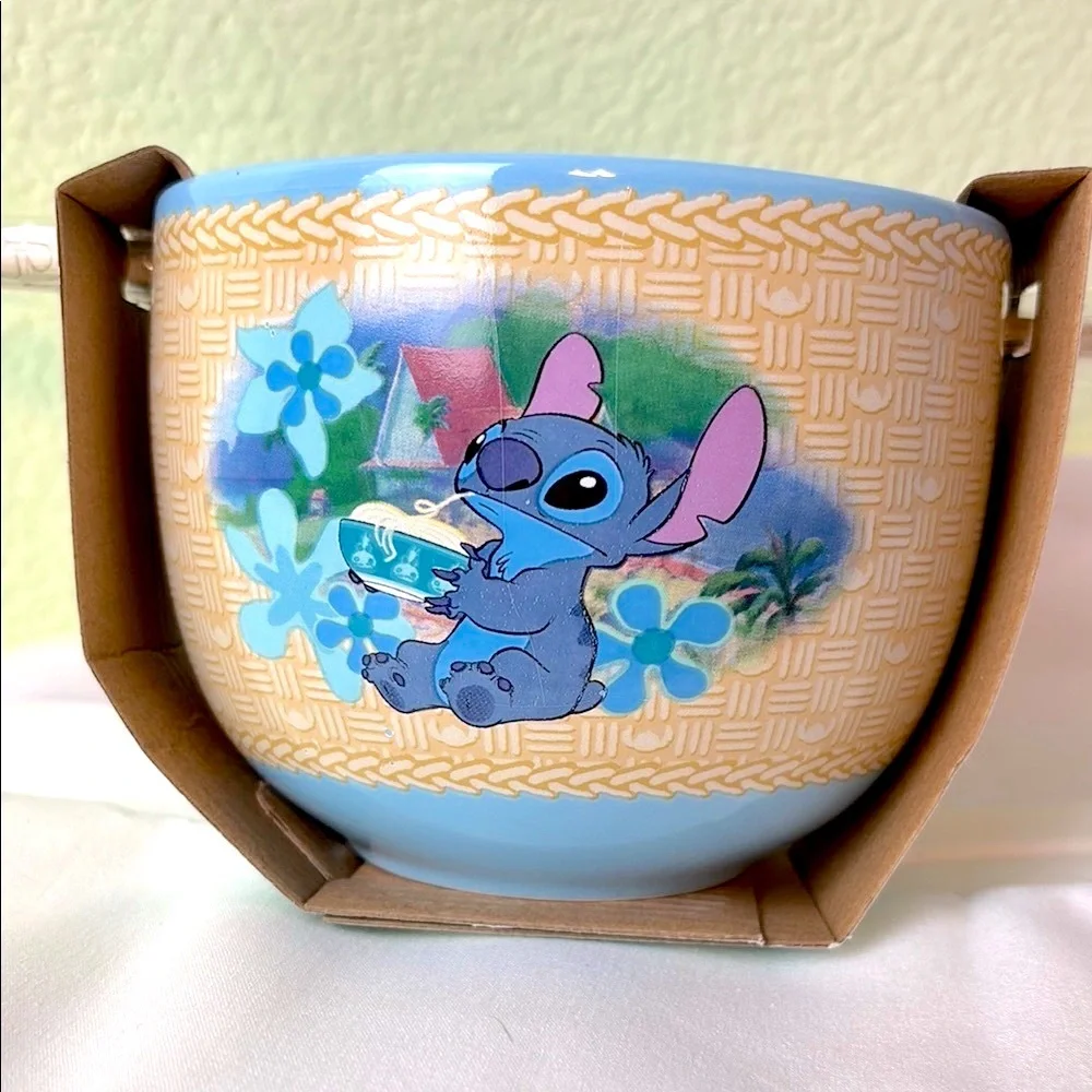 Stitch Themed Blue and Tan Noodle Ceramic 20 oz Bowl with Stitch chopsticks